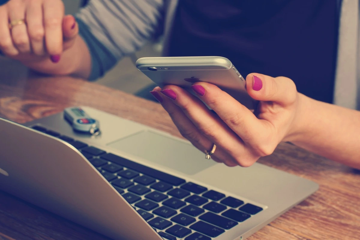 La scelta dell’operatore telefonico l’errore che costa caro a milioni di italiani
